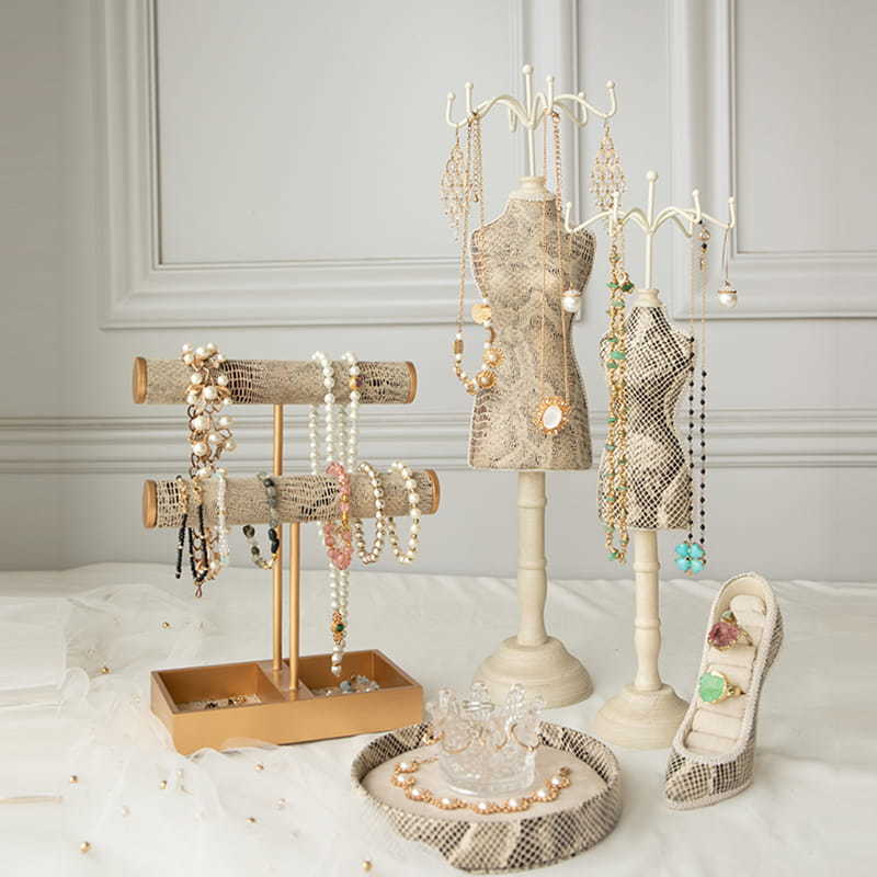 Wholesale tabletop snakeskin style doll mannequin jewelry display set for necklace ring storage display